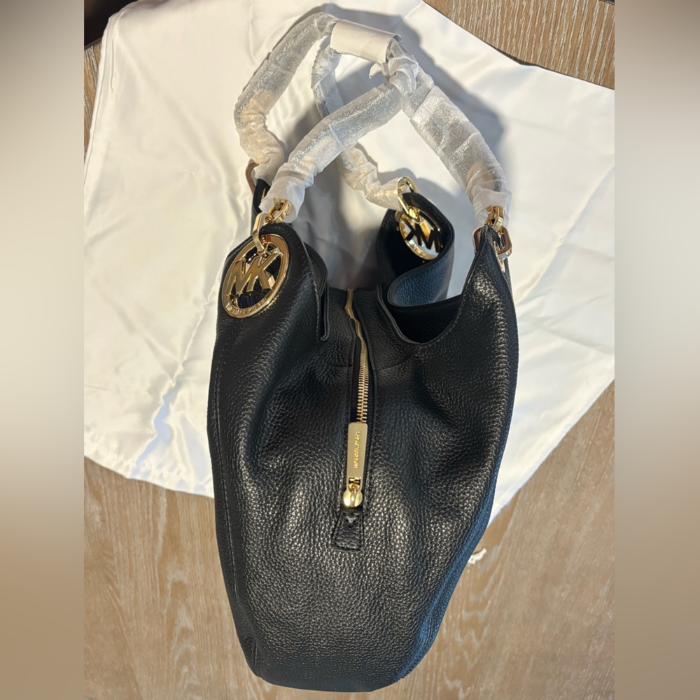 NWT! 🖤 MICHAEL Michael Kors • Fulton Large Leather Shoulder Bag - Black / Gold - Picture 10 of 16